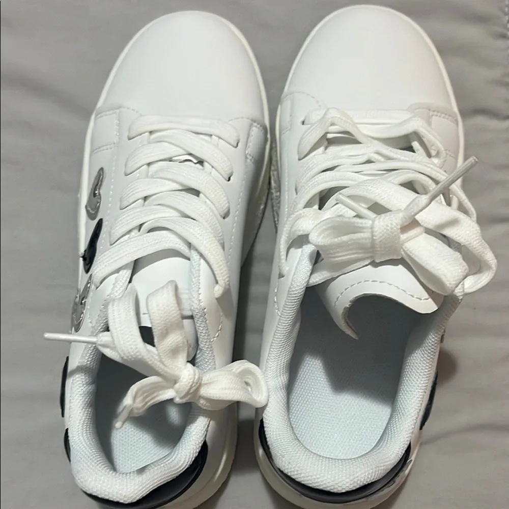 GIRLS SHEIN White and Black Heart Sneakers - Picture 3 of 4